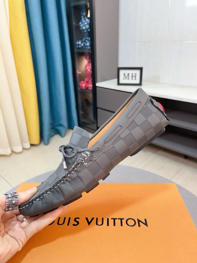 Men's men's shoes💰400🌹🌹[LV Louis Vuitton] New men's beanie shoes💝💝.. Top-grade imported cowhide embossed➕Comfortable leather lining. It is extremely skin-friendly and comfortable, feels very delicate, and the shape is very correct! Perfectly reflects the three-dimensional sense, code number: 38-44